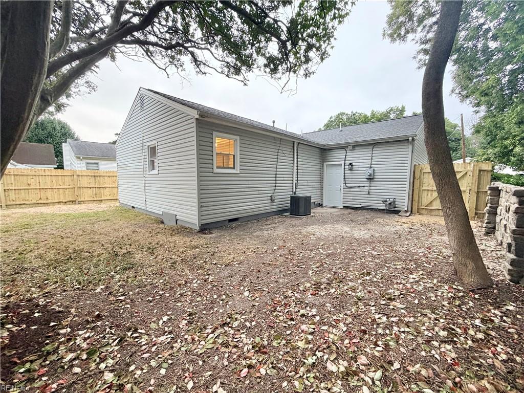2420 Juniper St Property Photo 34
