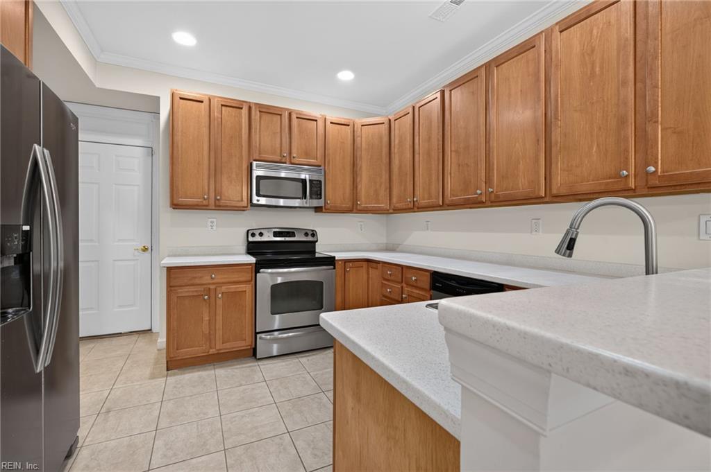 1007 Skiffs Landing Ln Property Photo 10