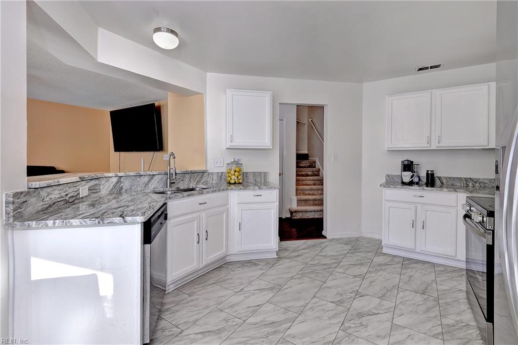 266 Cabell Dr Property Photo 11