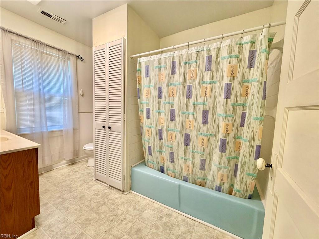 325 63rd St Property Photo 5