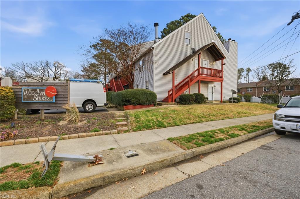 500 Barberton Dr Property Photo 3
