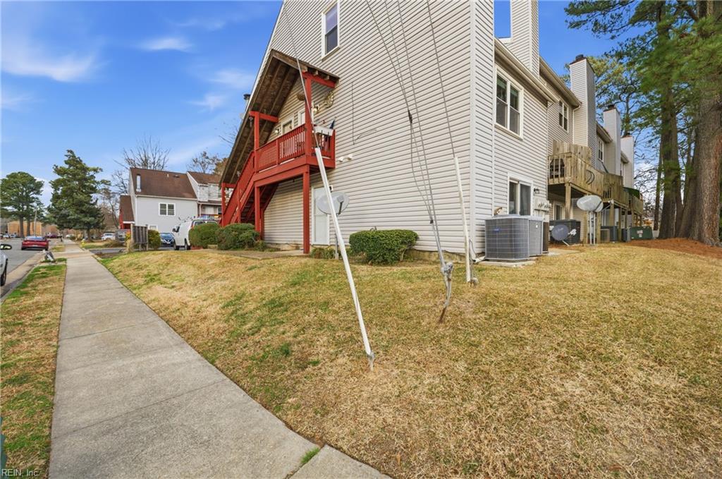 500 Barberton Dr Property Photo 4