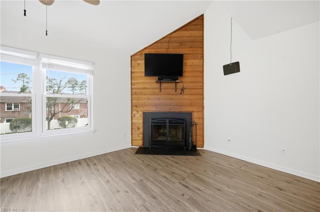 500 Barberton Dr Property Photo 11