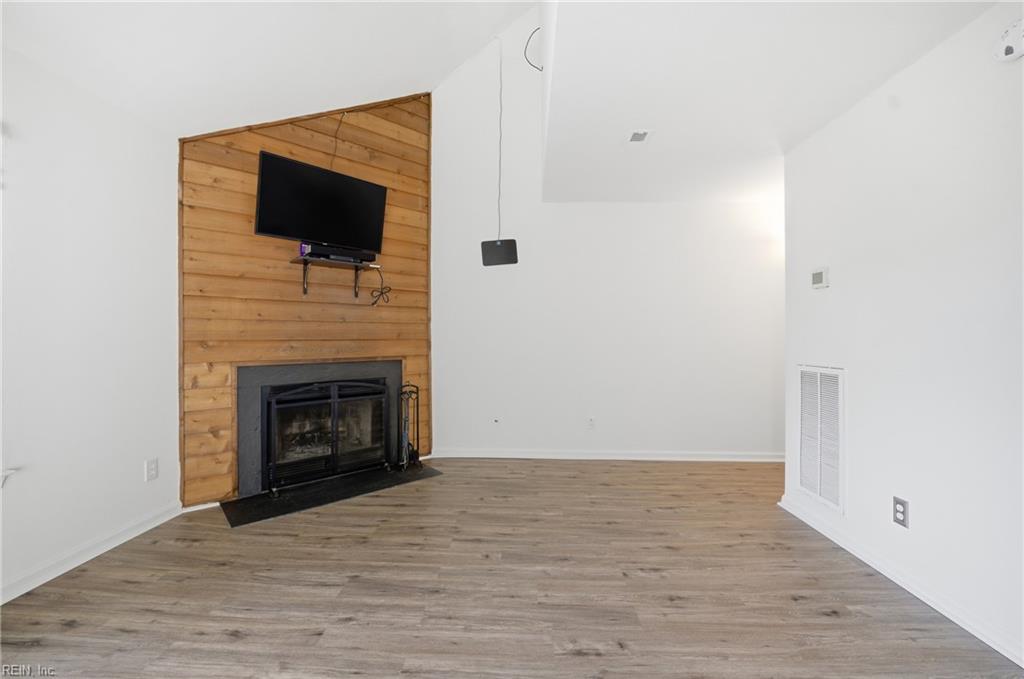 500 Barberton Dr Property Photo 12