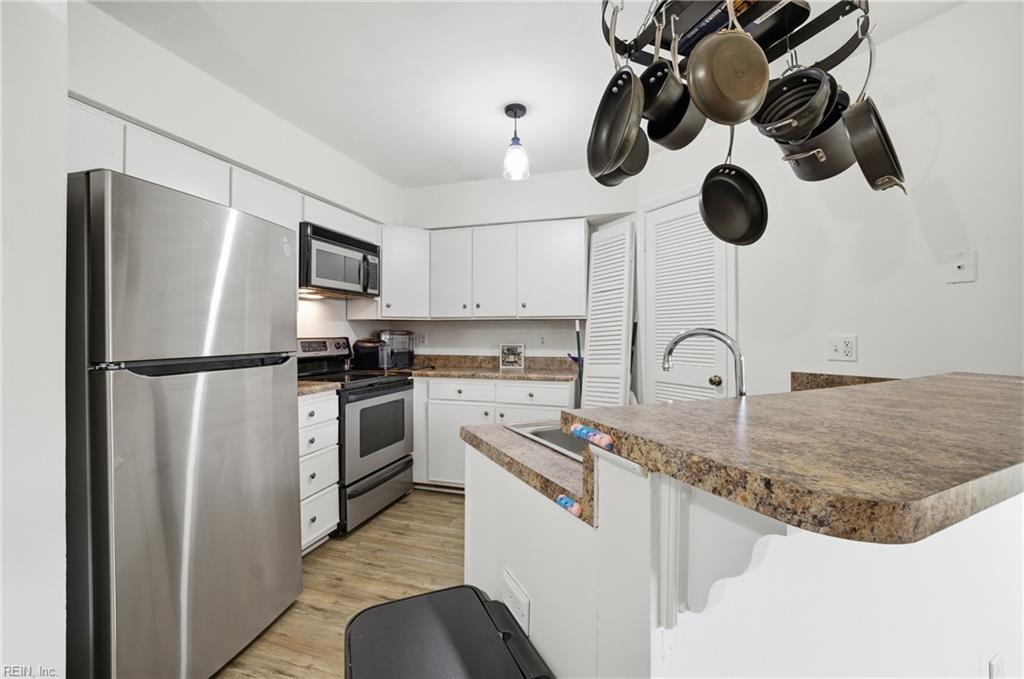 500 Barberton Dr Property Photo 14