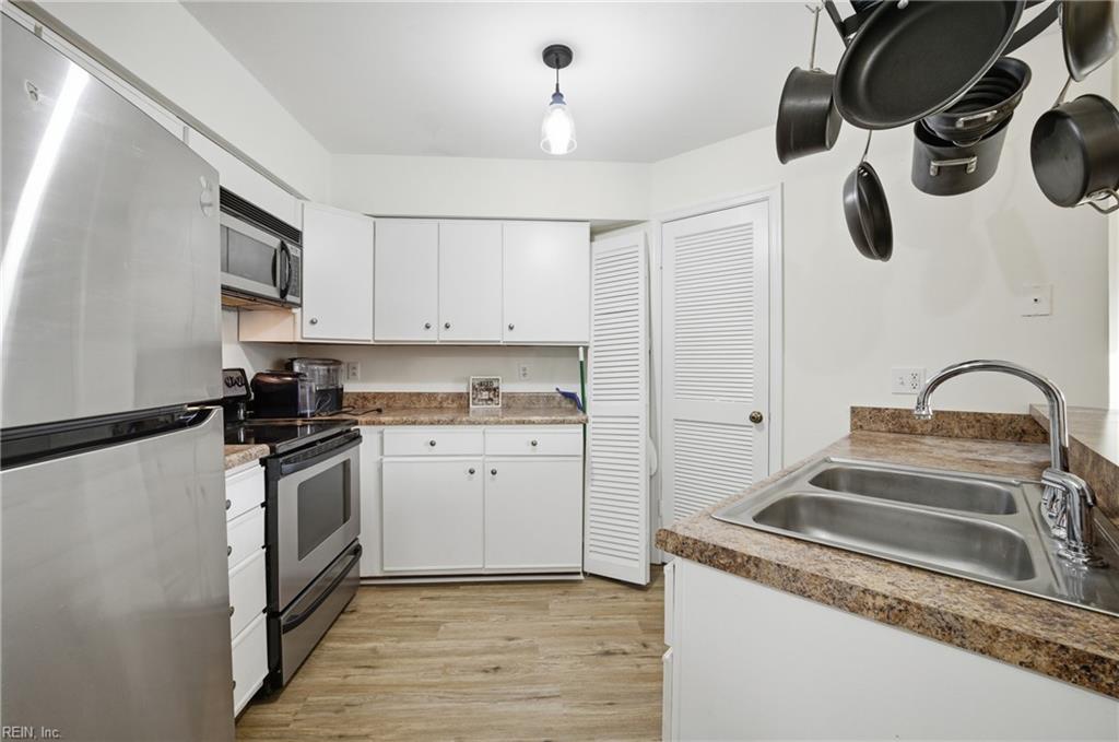 500 Barberton Dr Property Photo 15