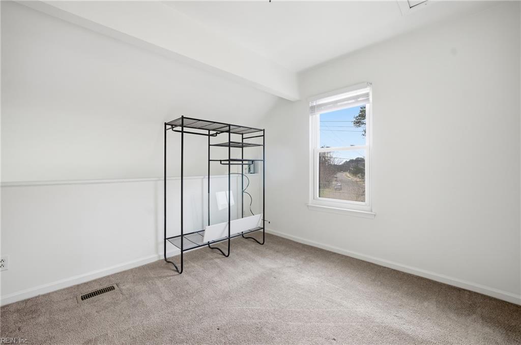 500 Barberton Dr Property Photo 22