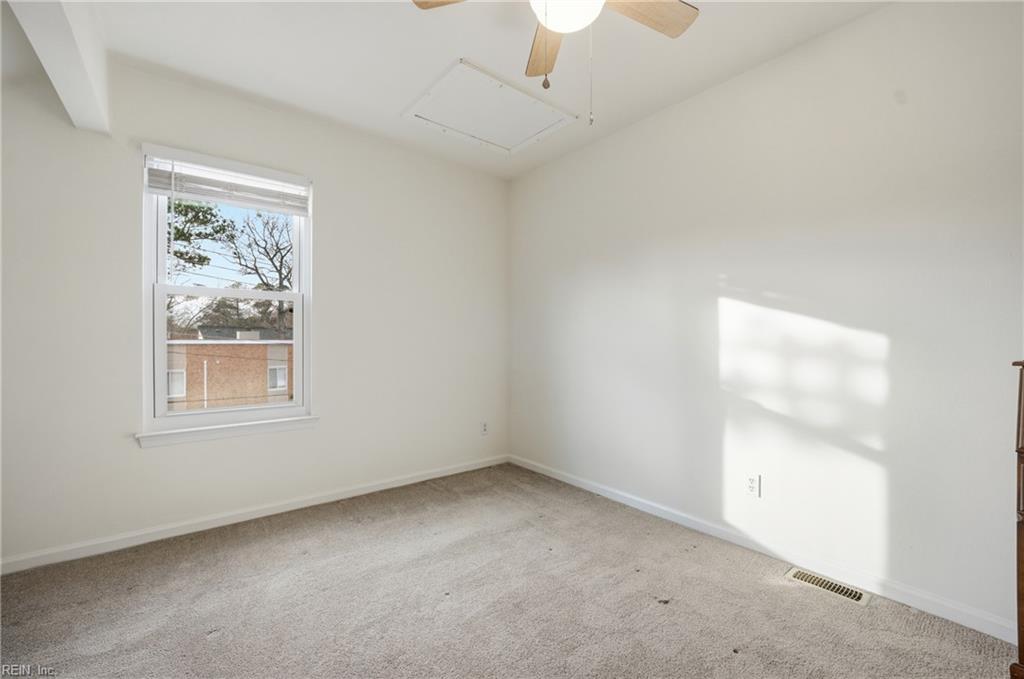 500 Barberton Dr Property Photo 23