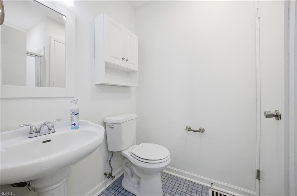 500 Barberton Dr Property Photo 25
