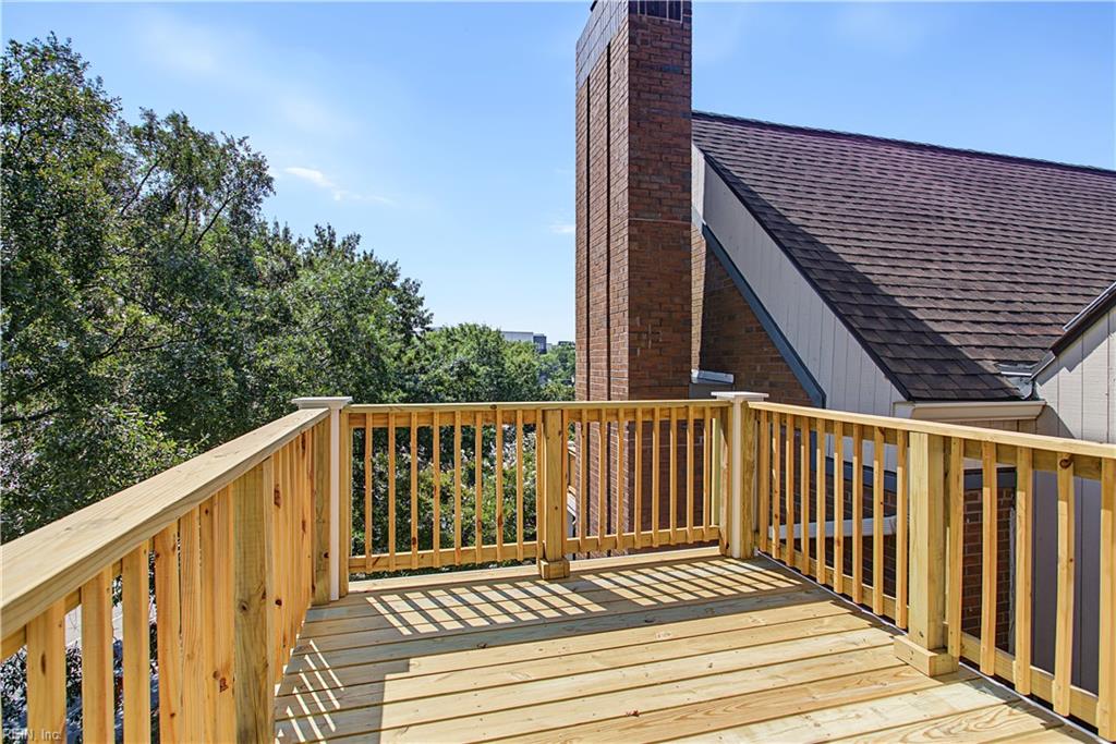 696 Mowbray Arch Property Photo 1