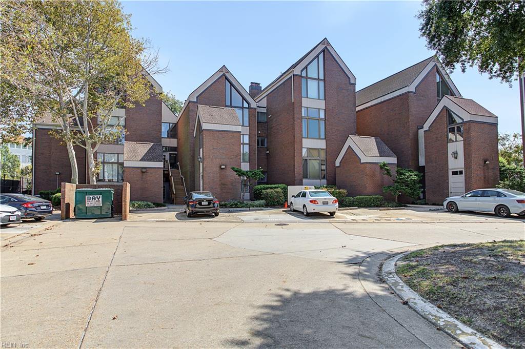 696 Mowbray Arch Property Photo 4