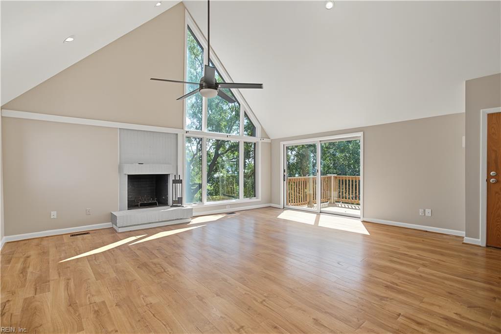 696 Mowbray Arch Property Photo 5