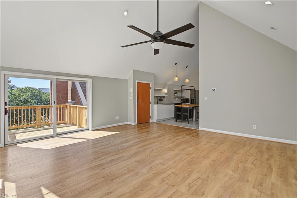 696 Mowbray Arch Property Photo 10