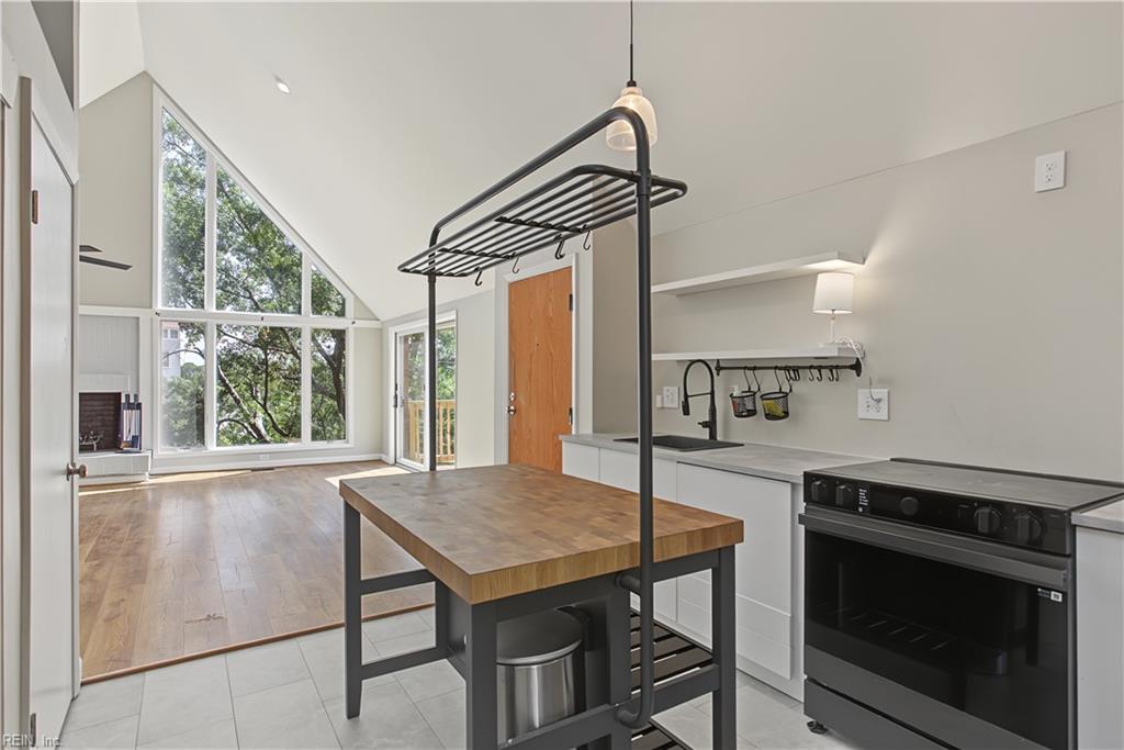 696 Mowbray Arch Property Photo 11