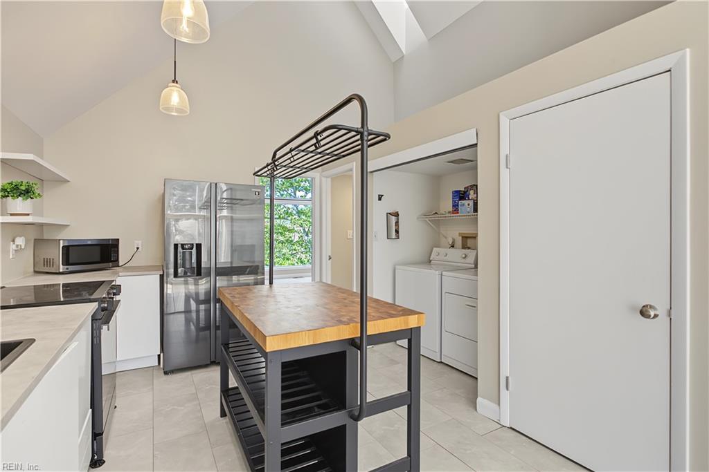 696 Mowbray Arch Property Photo 14
