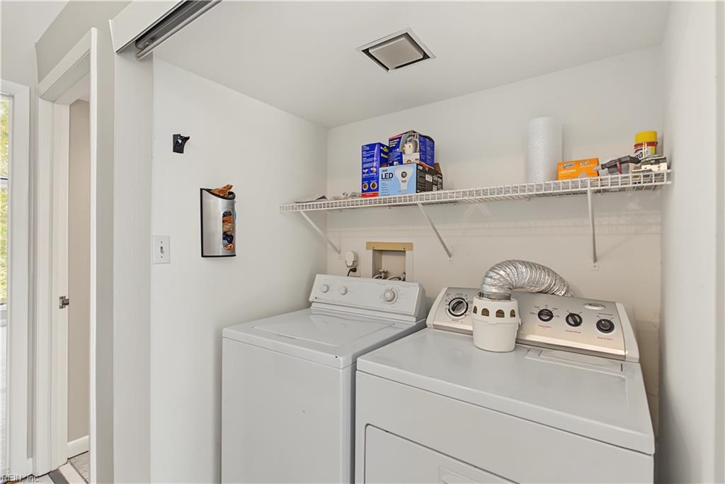 696 Mowbray Arch Property Photo 17