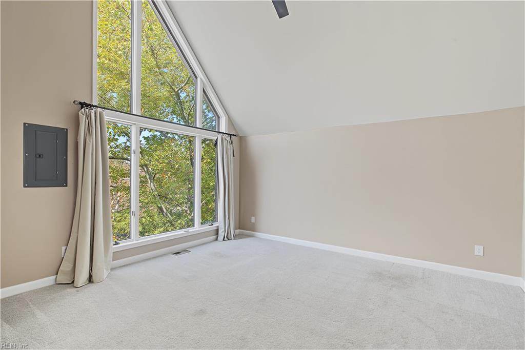 696 Mowbray Arch Property Photo 19