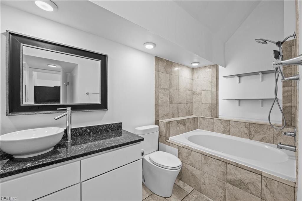 696 Mowbray Arch Property Photo 23