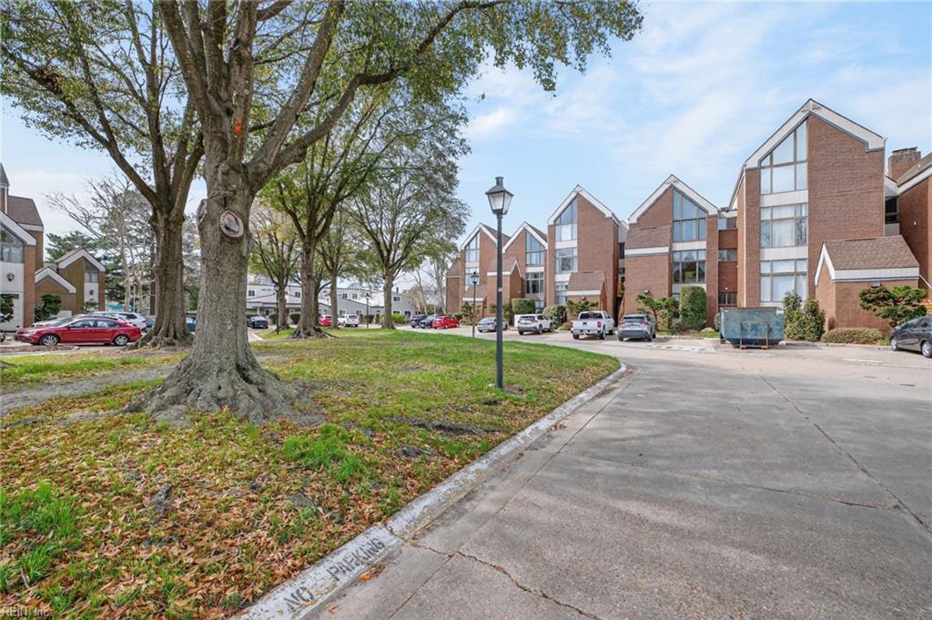 696 Mowbray Arch Property Photo 25