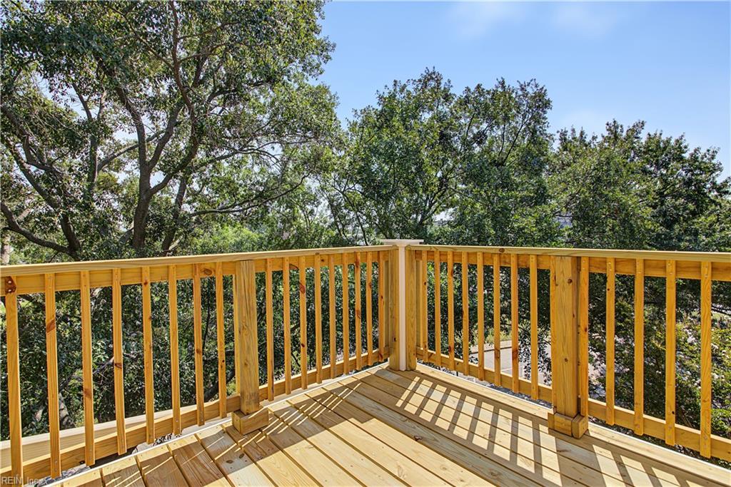 696 Mowbray Arch Property Photo 27