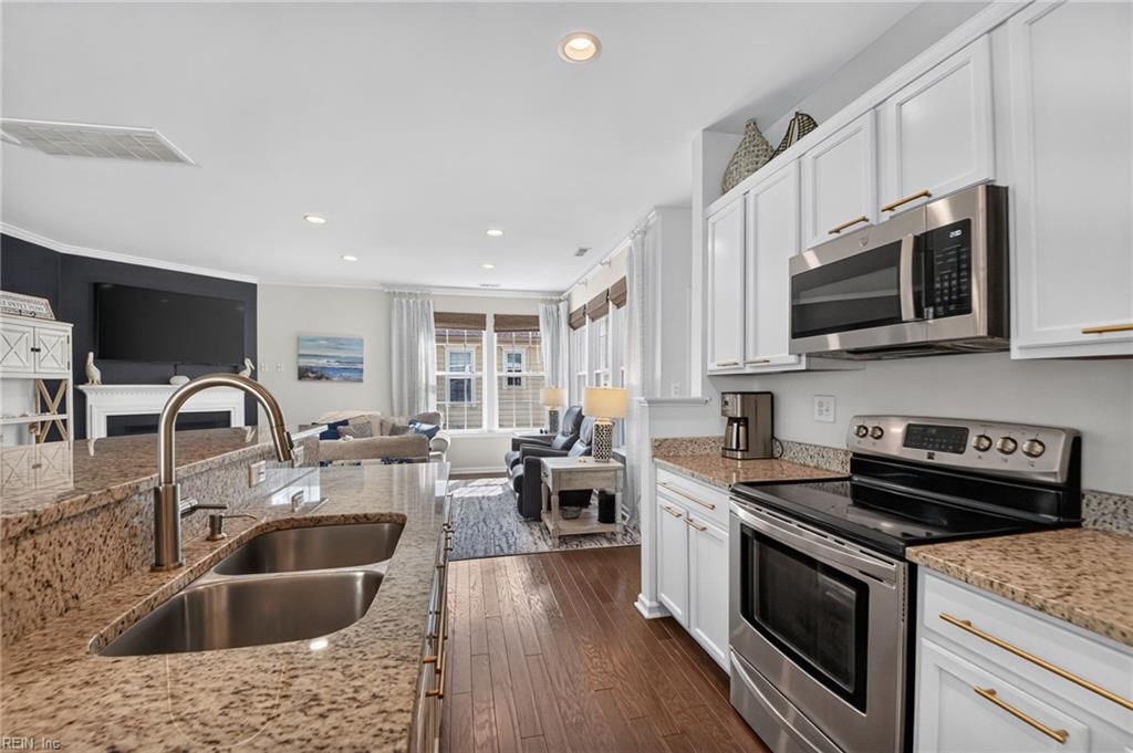 604 Colonel Byrd St Property Photo 13