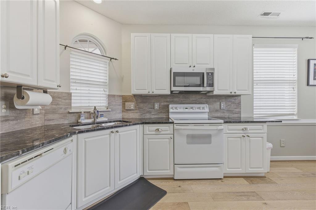 1115 Chancellor Walk Ct Property Photo 15