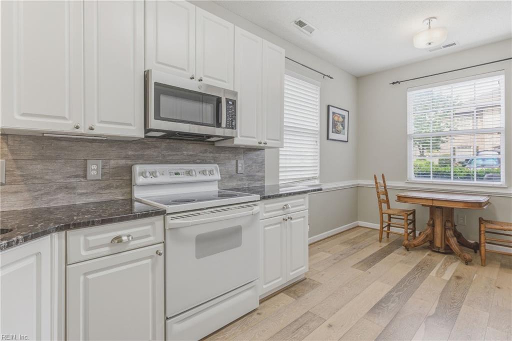 1115 Chancellor Walk Ct Property Photo 17