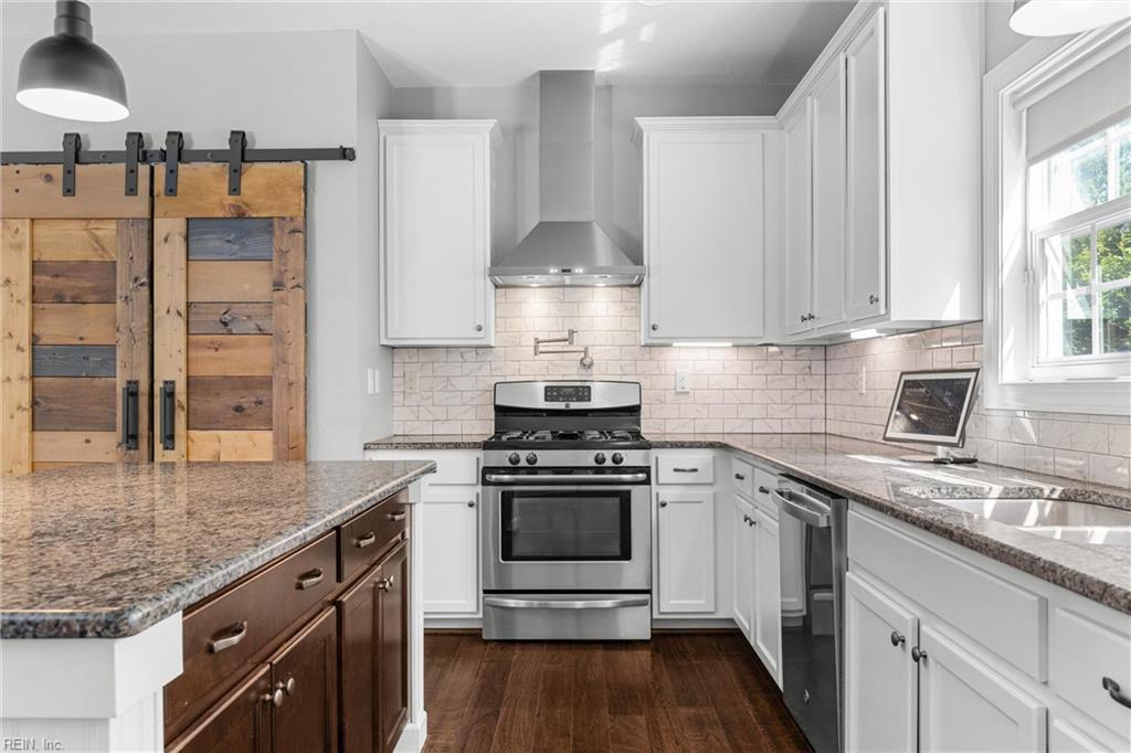 2072 Grandon Loop Property Photo 9