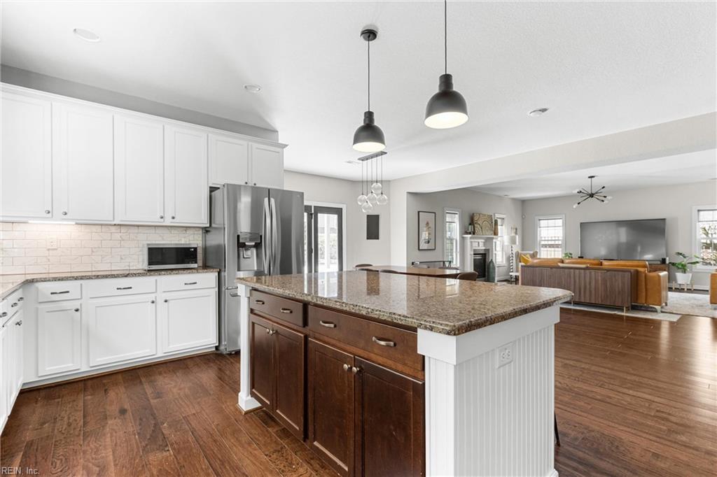 2072 Grandon Loop Property Photo 10