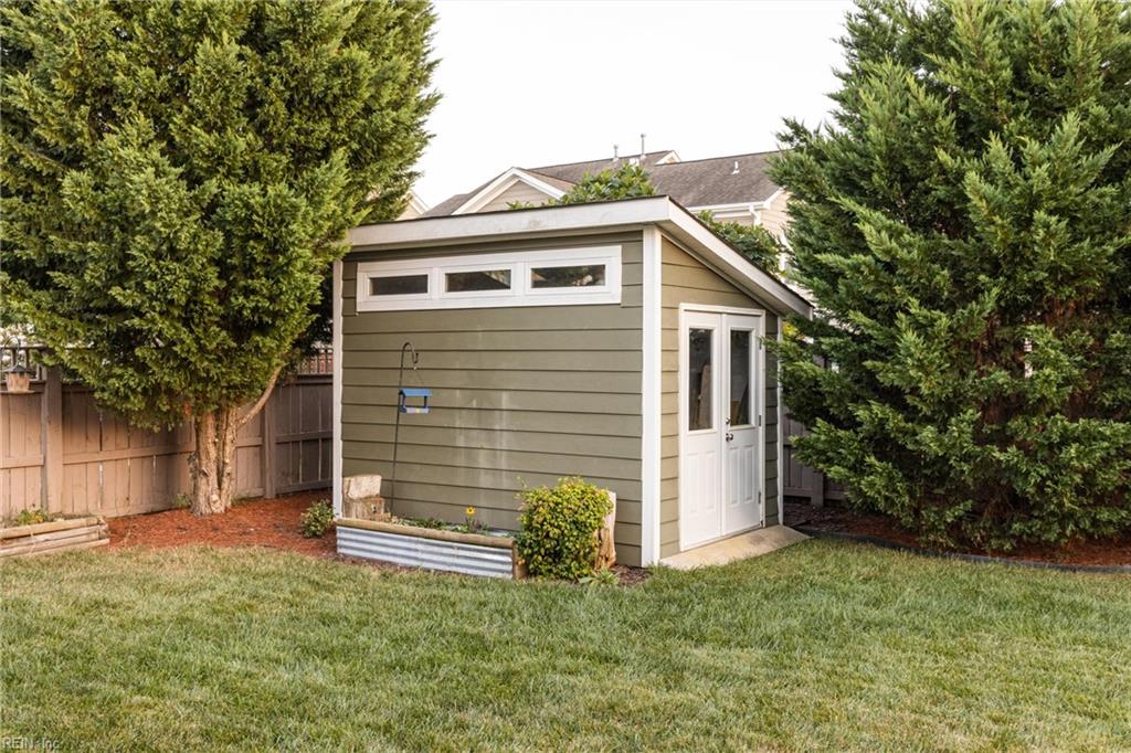 2072 Grandon Loop Property Photo 34