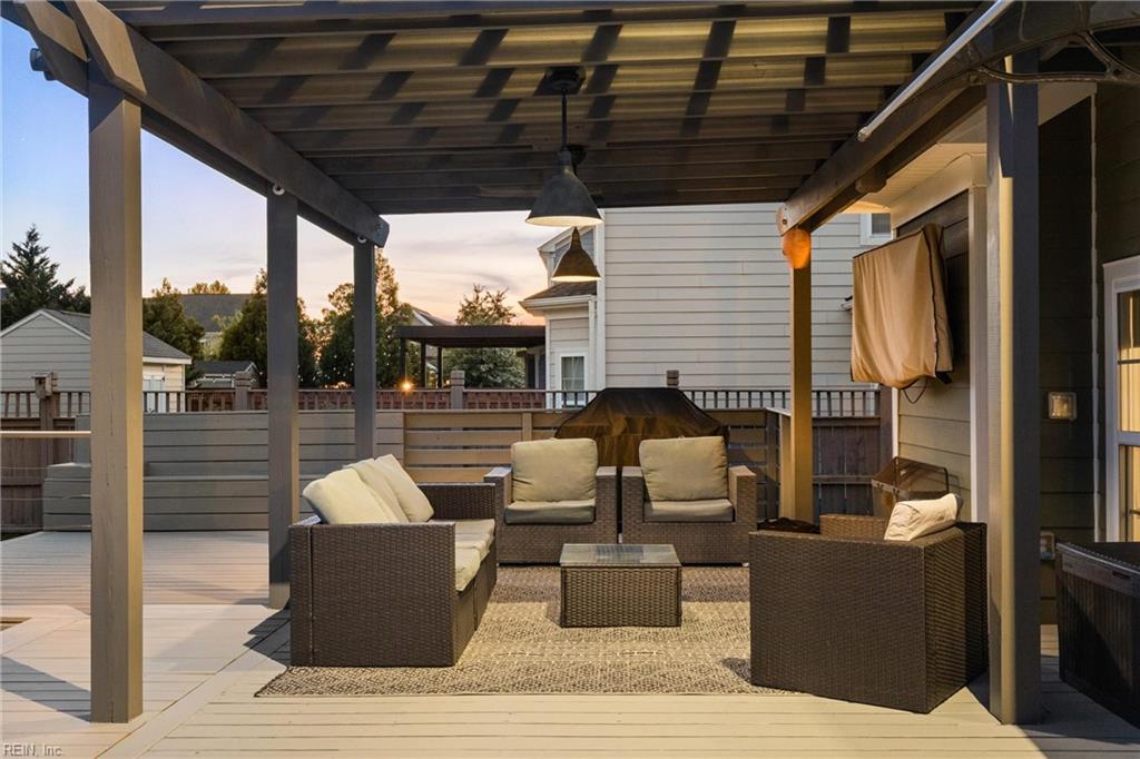 2072 Grandon Loop Property Photo 37