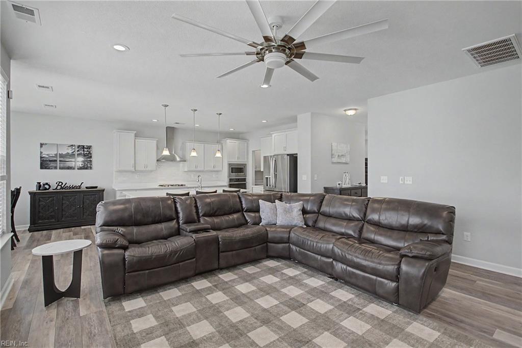 1313 Parkdale St Property Photo 10