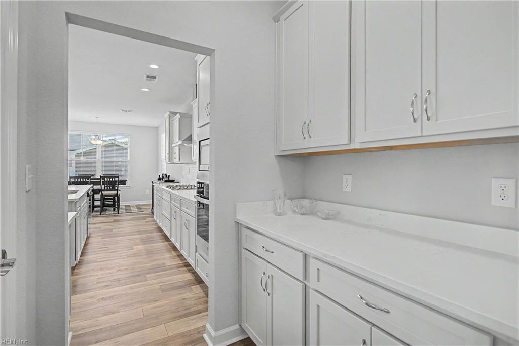 1313 Parkdale St Property Photo 17
