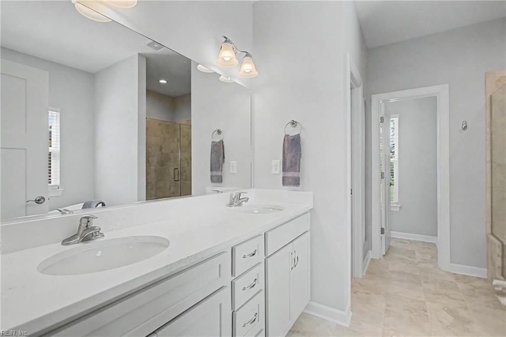 1313 Parkdale St Property Photo 27