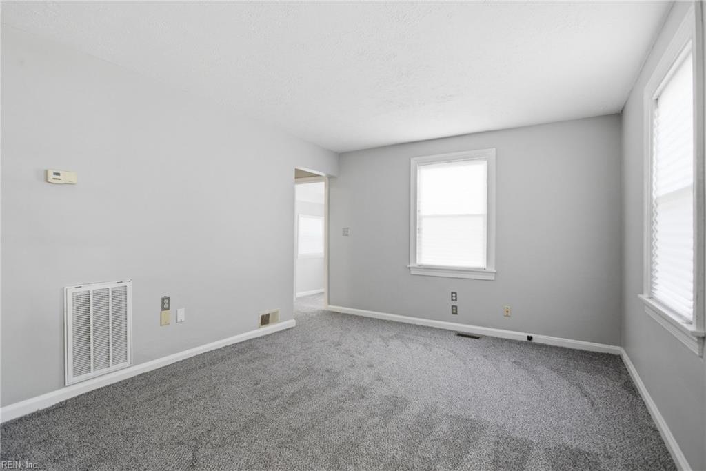 1245 17th St Property Photo 3