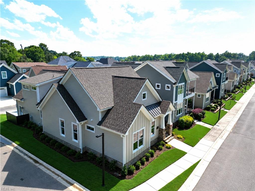 100 Creek LN