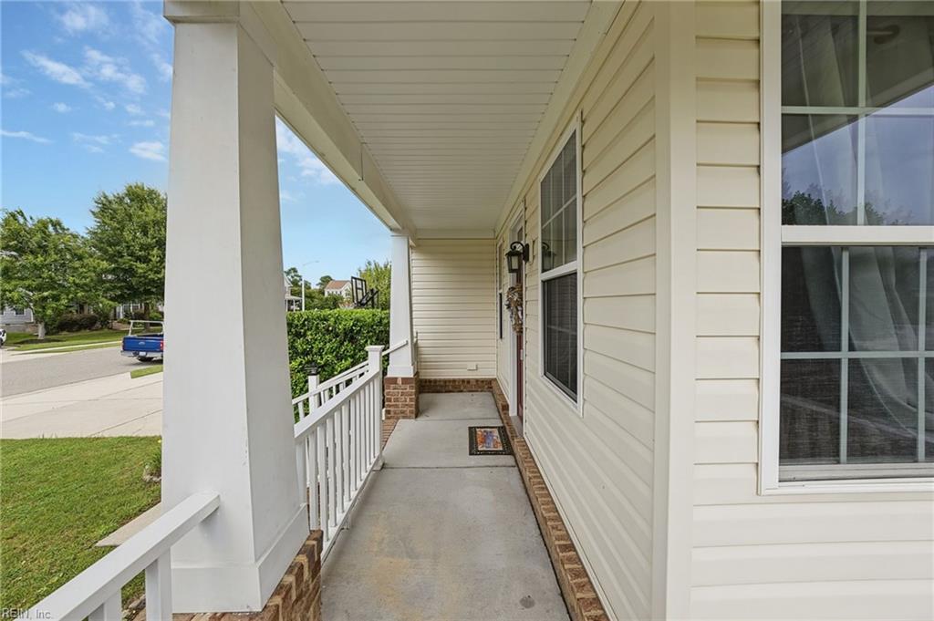 1221 Rosebud Ln Property Photo 4