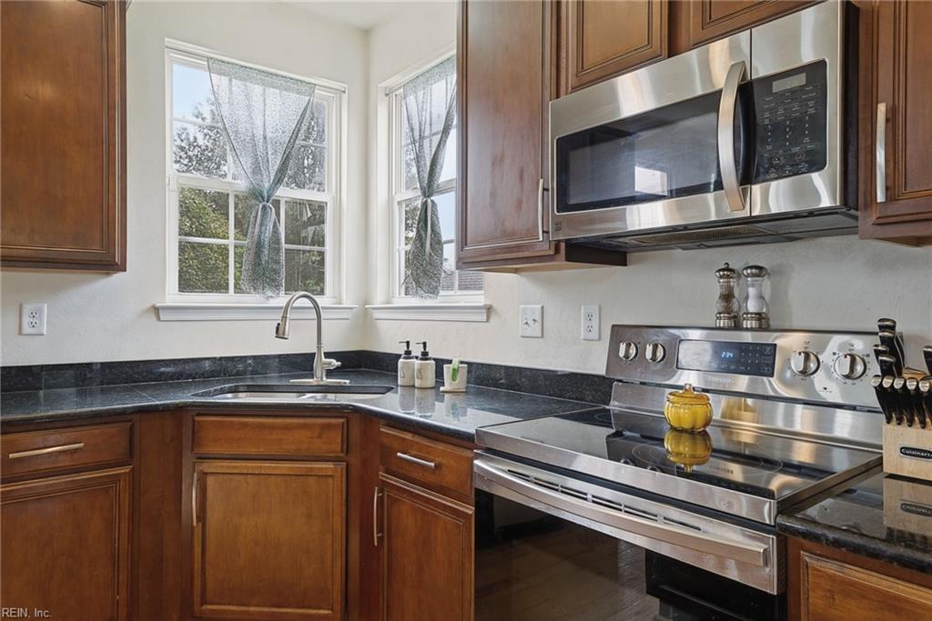 1221 Rosebud Ln Property Photo 15