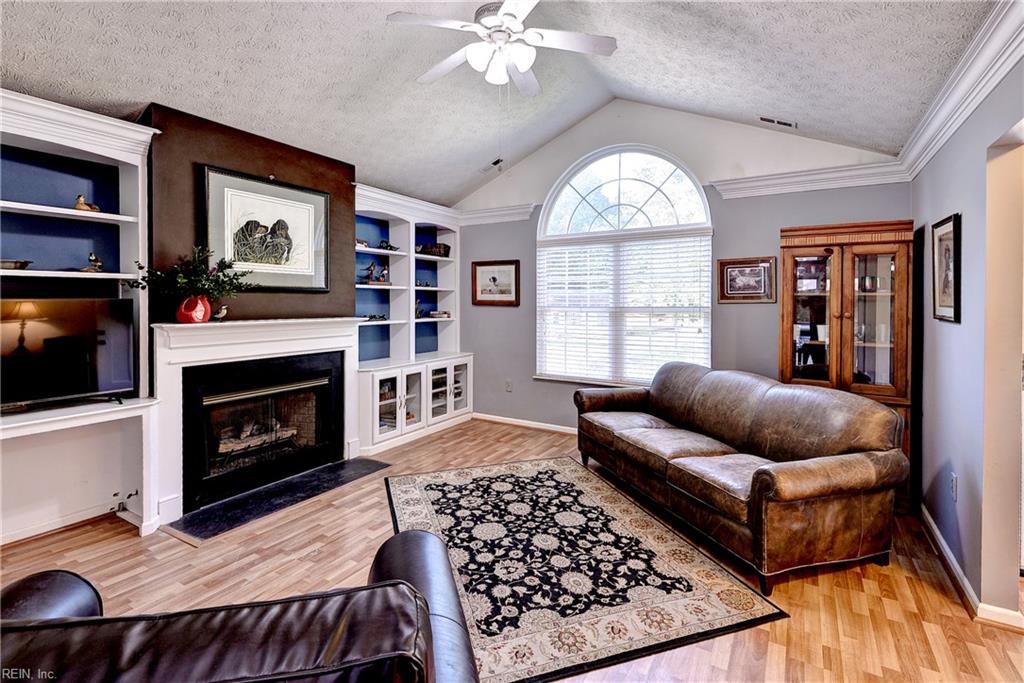 4229 Birdella Dr Property Photo 4