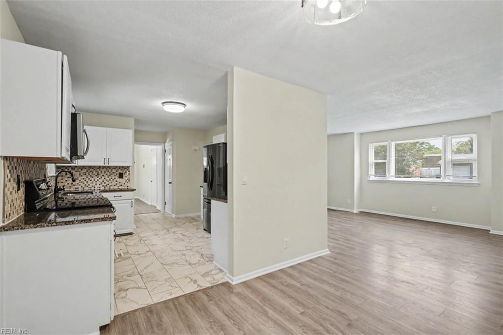 9335 Beaumont St Property Photo 6