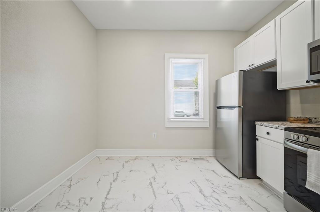 2431 Hale St Property Photo 10
