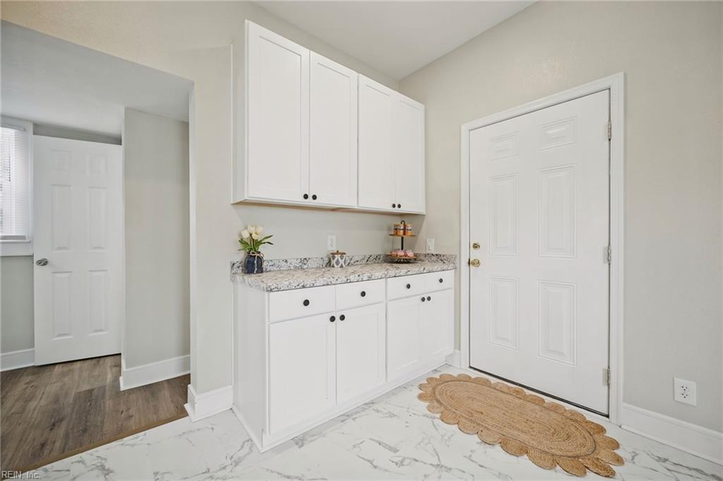 2431 Hale St Property Photo 13
