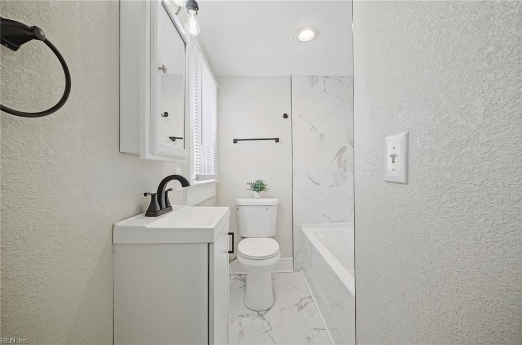 2431 Hale St Property Photo 32