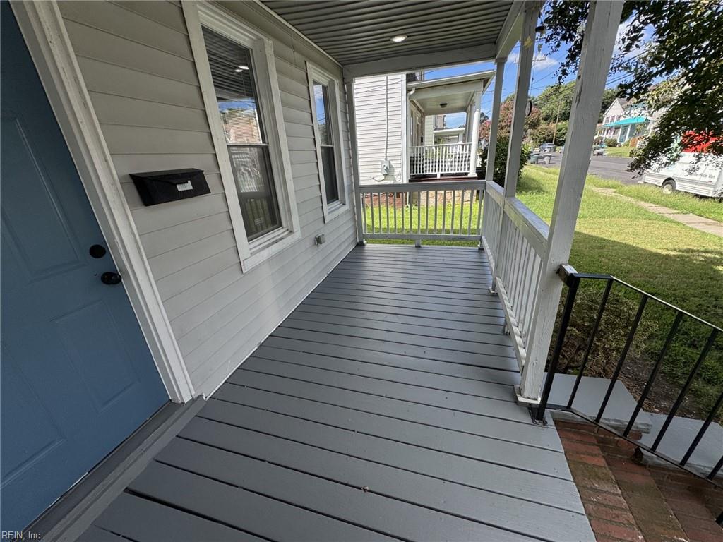 411 Lee St Property Photo 5
