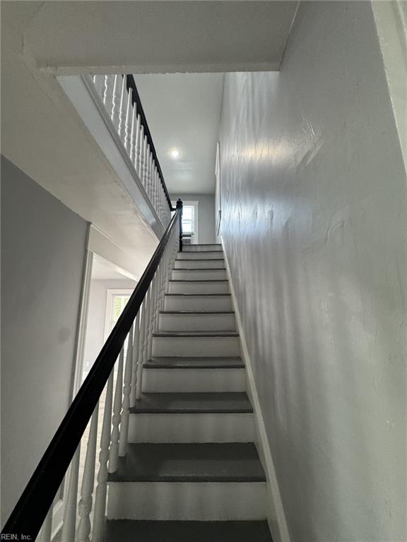 411 Lee St Property Photo 17