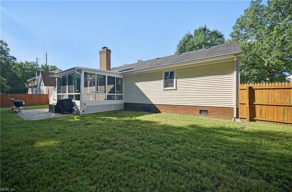 832 Woodrow Ct Property Photo 4