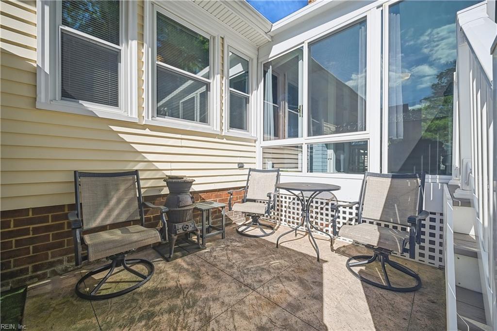 832 Woodrow Ct Property Photo 6