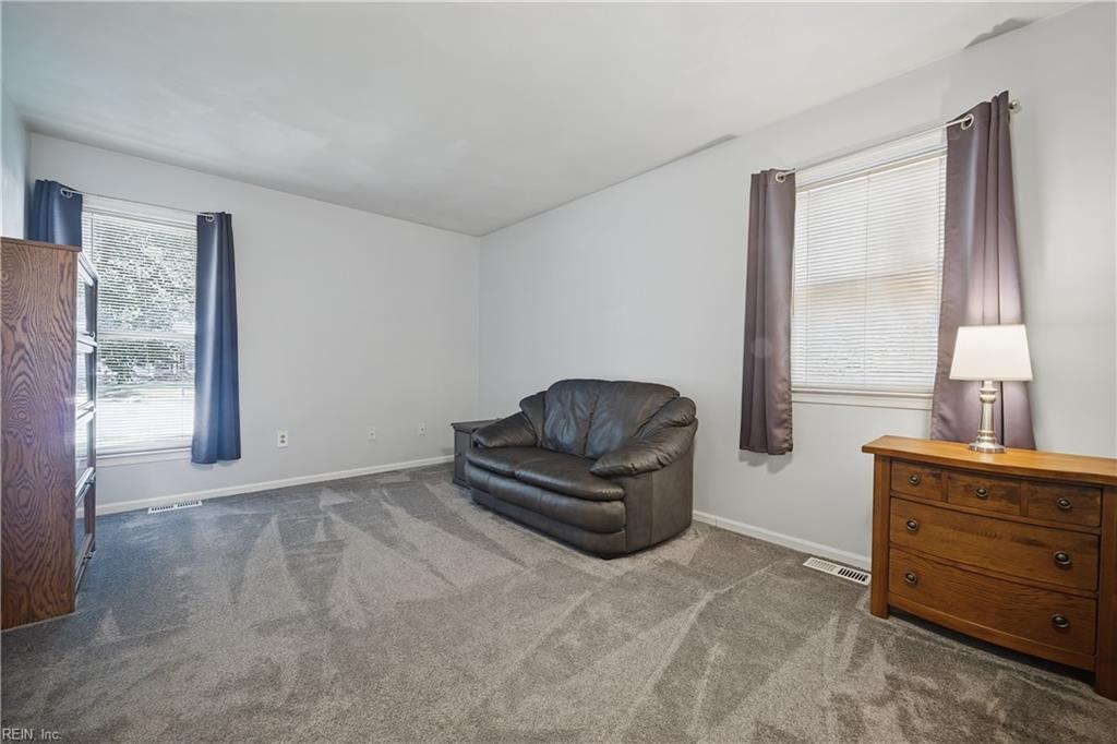 832 Woodrow Ct Property Photo 18