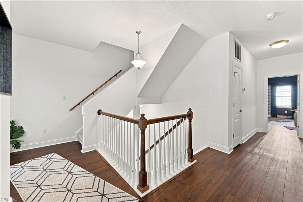 4504 Willow Croft Dr Property Photo 15