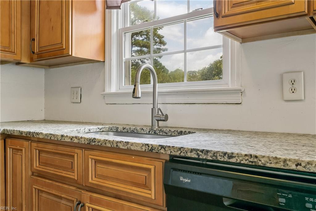 226 Menchville Rd Property Photo 9
